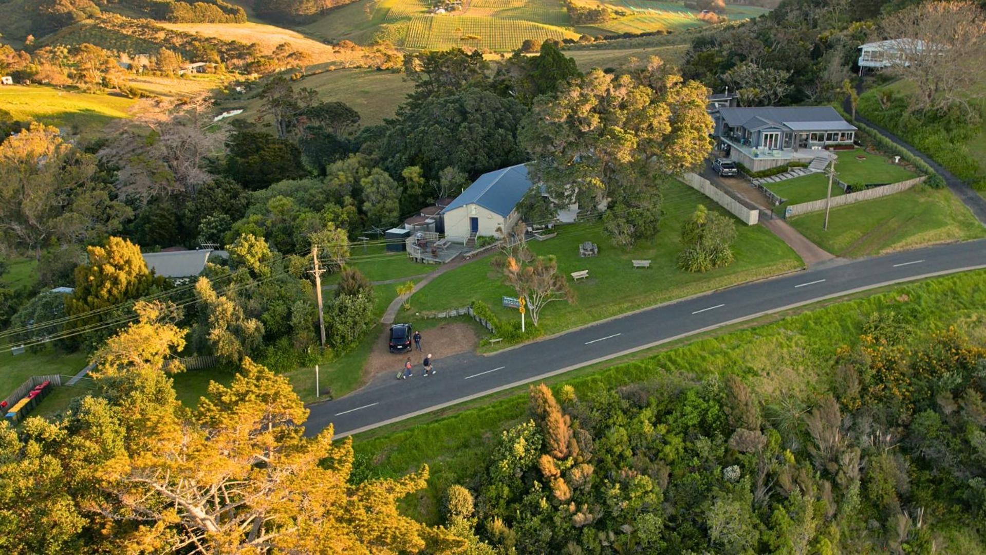 Waiheke Backpackers Hostel Onetangi المظهر الخارجي الصورة